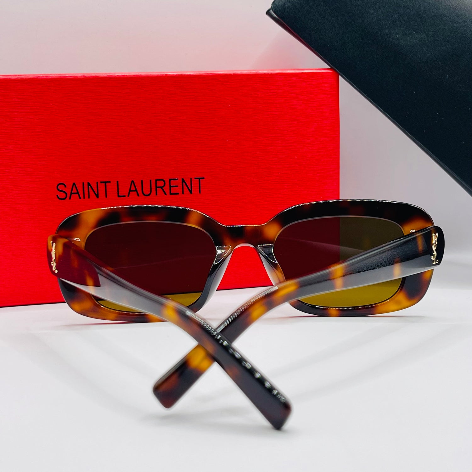 Saint Laurent SL M130