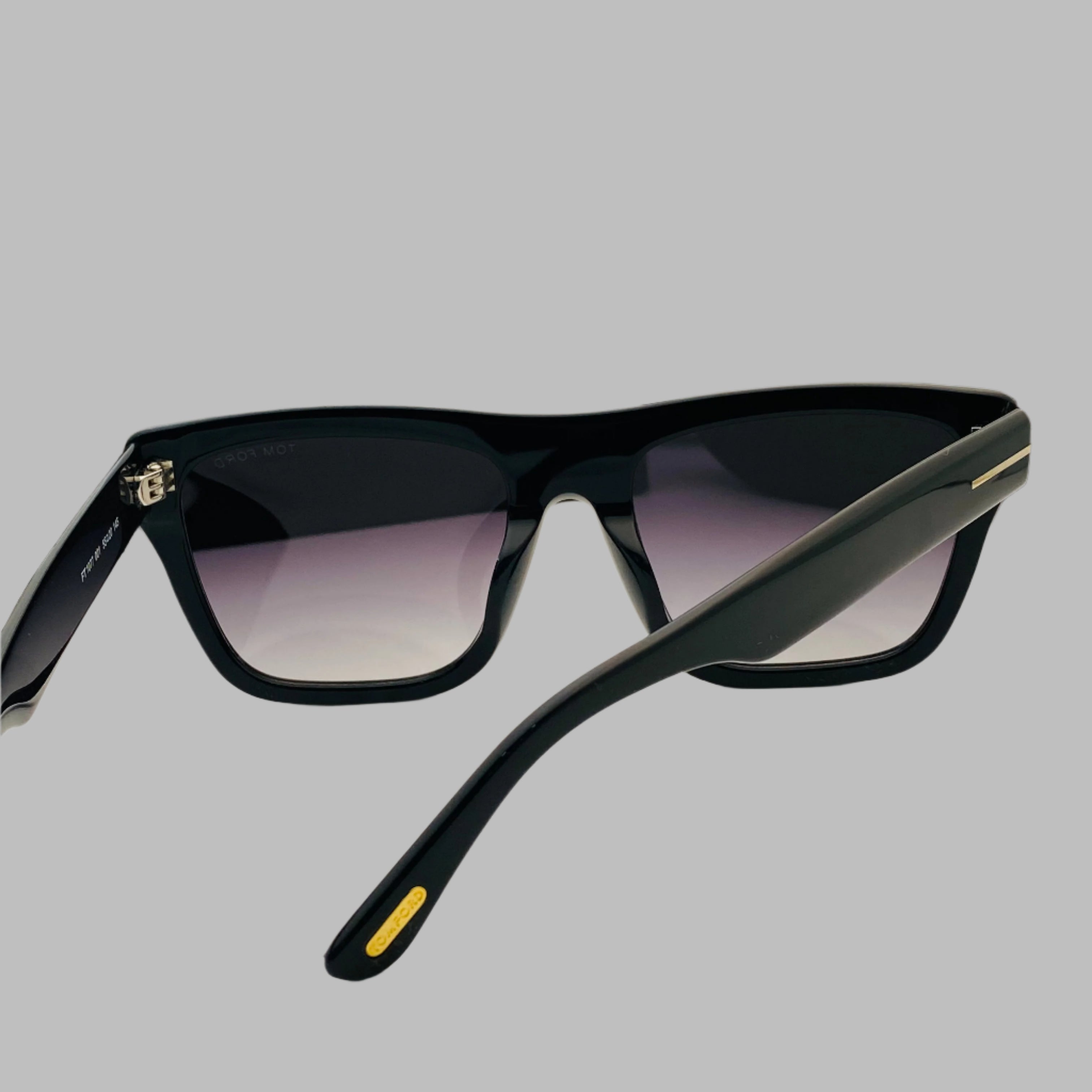 Tom Ford Alberto TF1077
