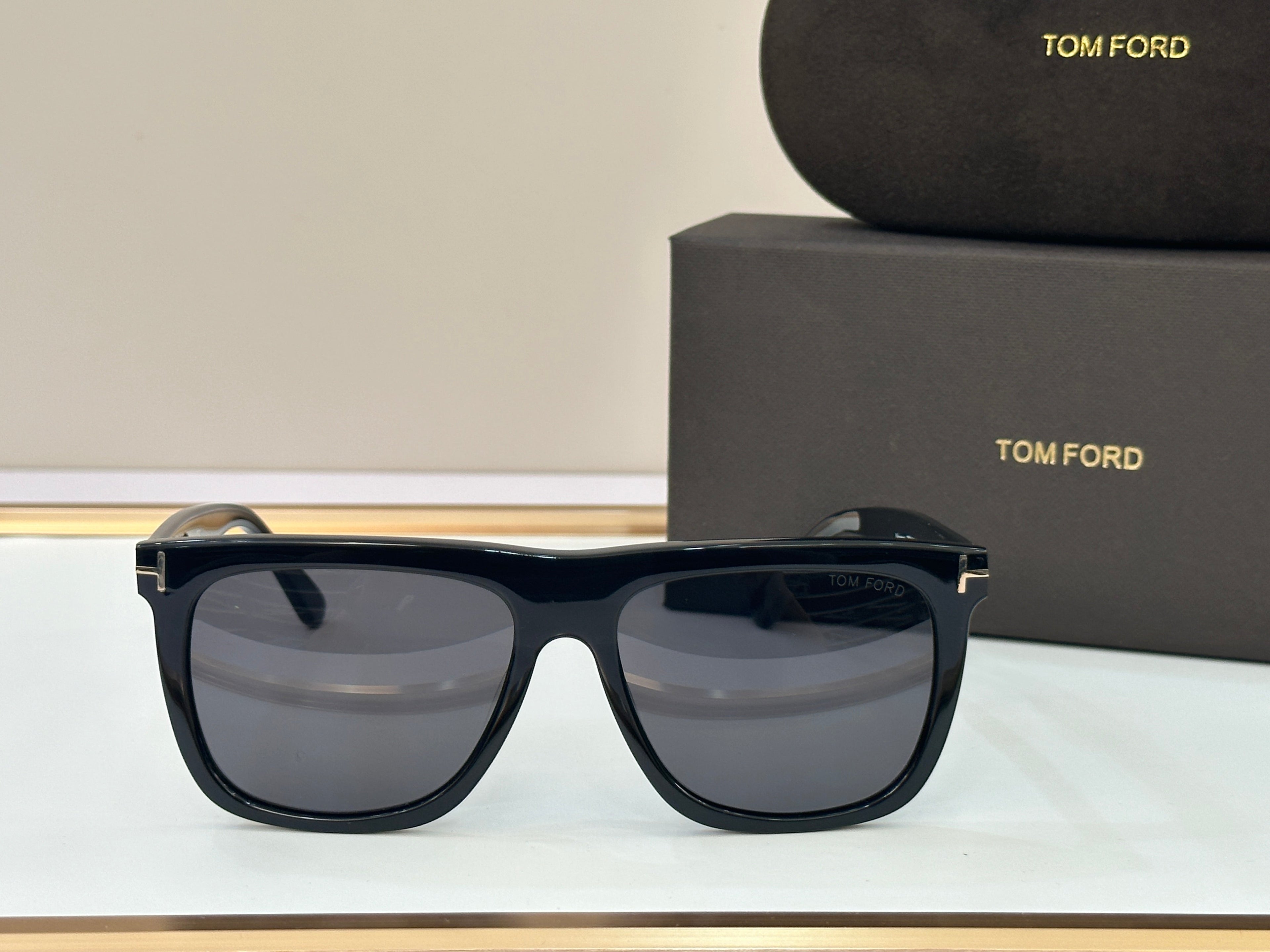 Tom Ford TF513 Sunglasses