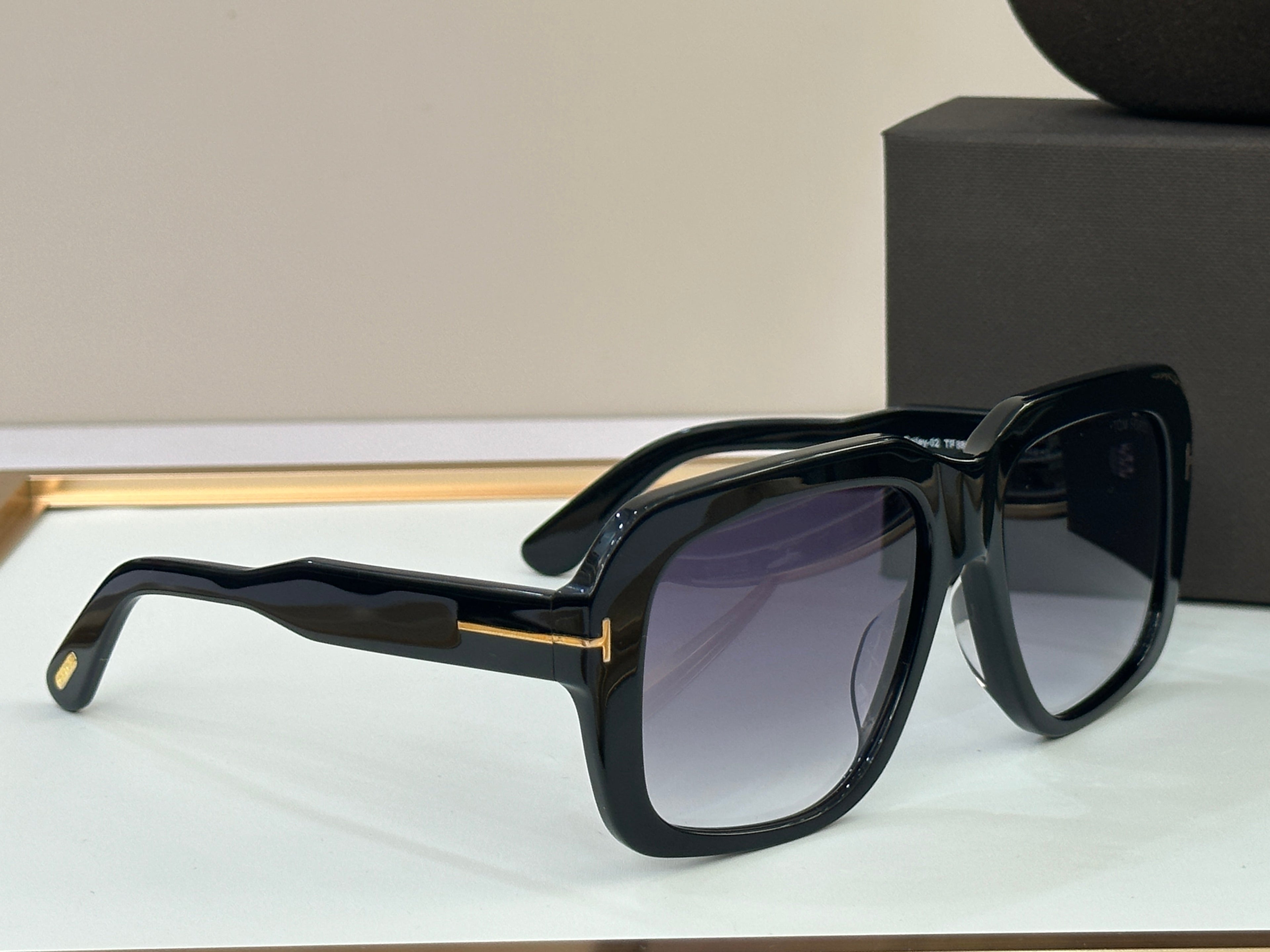 Tom Ford TF885 Sunglasses