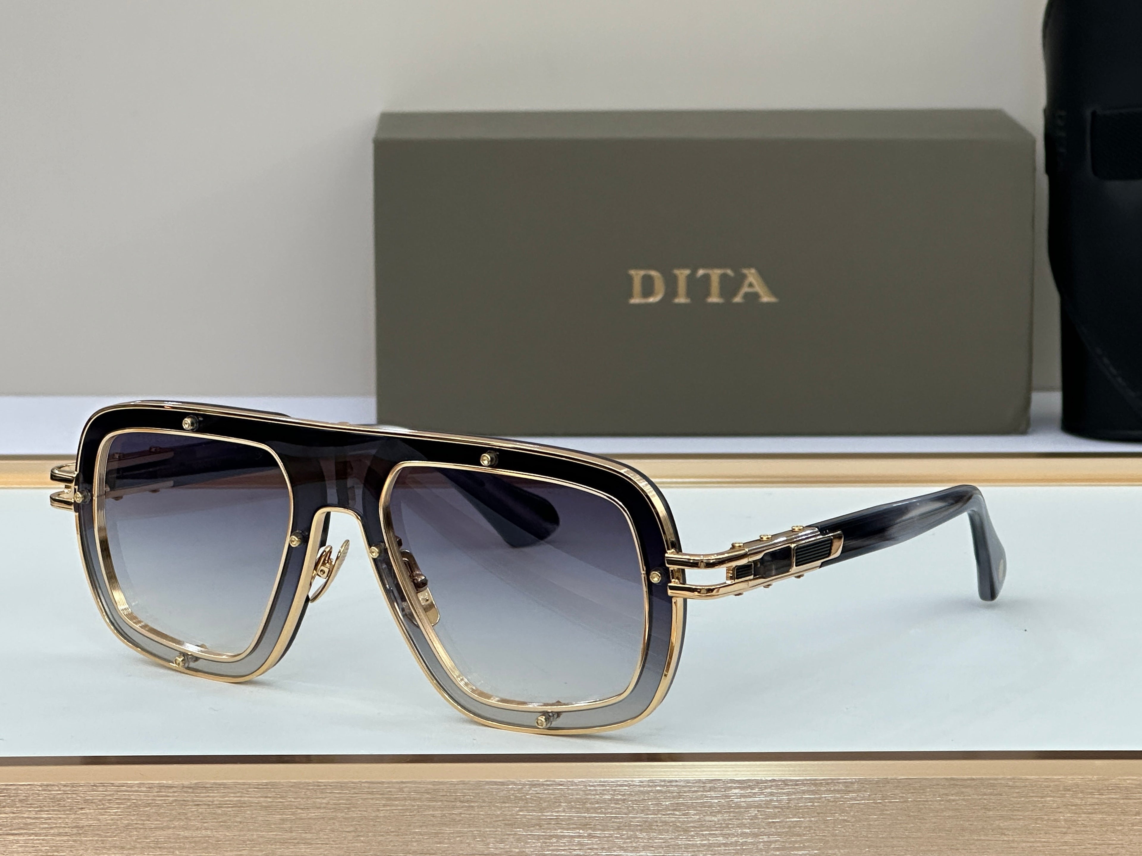 Dita Raketo DTS427-A-01