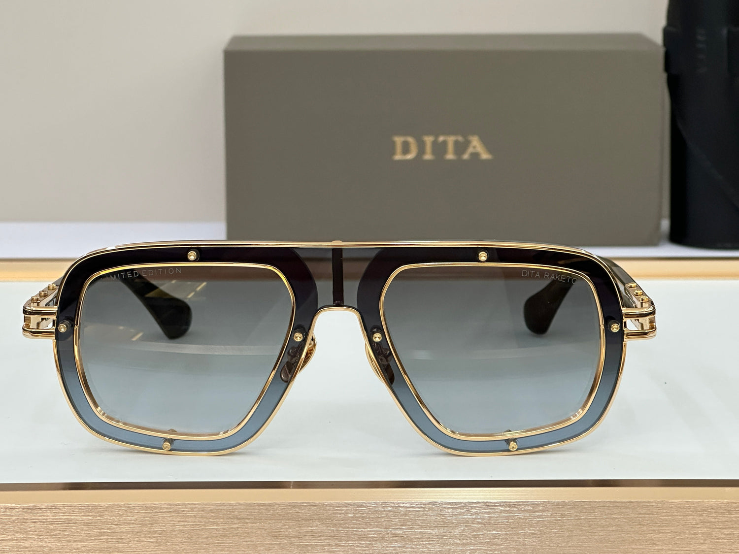 Dita Raketo DTS427-A-01